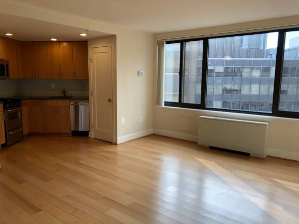 $2,195 / 460ft2 - HUGE Studio with the best closet space in the building! (Dupont Circle)63896277792003120