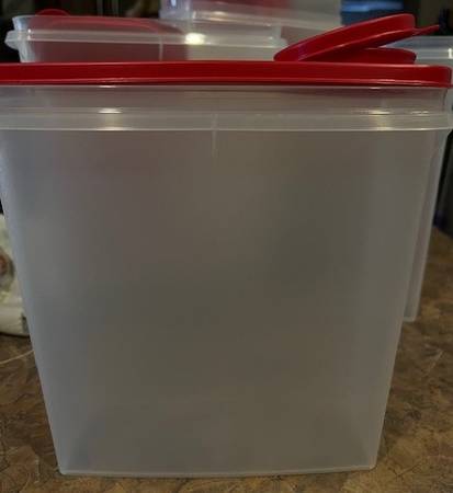 Tupperware Cereal Container with Circle Flip Top Lid 1