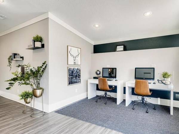 $1,542 / 1br - 720ft2 - Acogedor departamento de 1 habitación, pisos estilo madera dura, ¡perfecto para ti! (Everett)63852481676545121