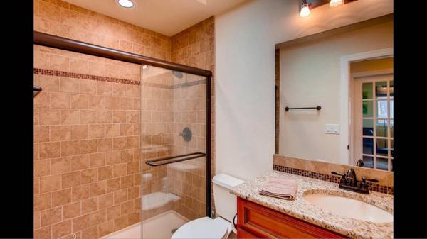 $1100.00 / 5br - Alquiler mensual de HABITACIÓN amueblada, céntrica y tranquila63687119497219121