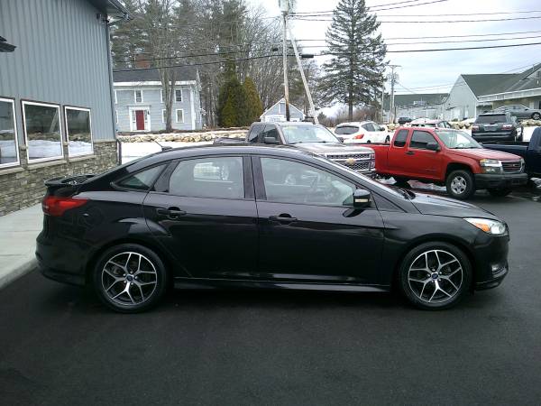 Ford Focus SE cámara de reversa confiable bajo kilometraje **1 año de garantía** - $5,995 (***Garantía nacional de 1 año/12,000 millas***)63478934445443123