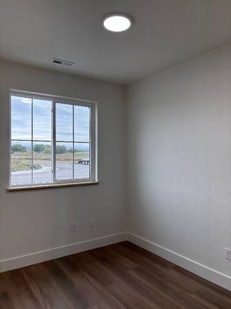 $1750.00 / 2br - 954ft2 - Charming 2 Bed/2 Bath Townhouse in Sheridan - Available 10/01 - $175063829654844931123