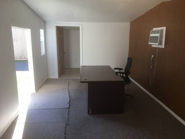 $2,900 / 6500ft2 - Office, Parking & Storage - FOR RENT (Citrus Park)63980538630658124