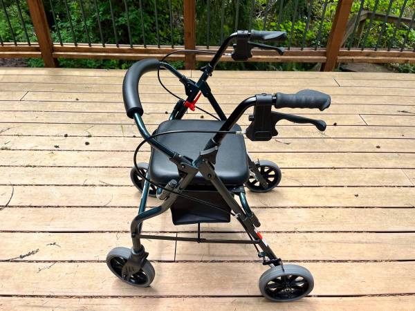 NOVA Zoom Rollator Walker 1