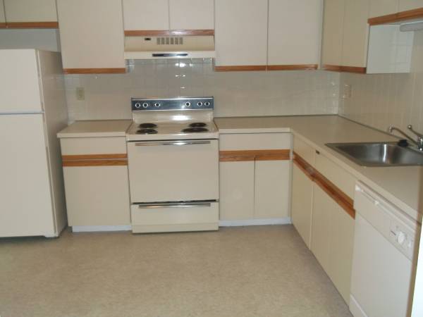$2,650 / 2br - ¡Nuevo! Hermoso de 2 habitaciones y 1 baño disponible, deseable Newton, ¡Sin comisión! (Newton)63699276282881121