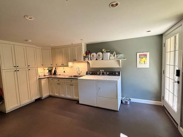 Executive Furnished Oak Bay Character Home with Private Garden Suite! 5
