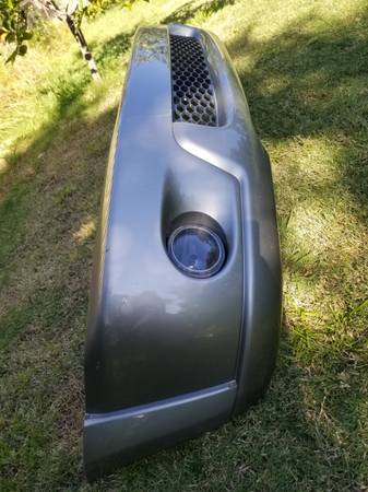Toyota Sequoia parachoques - $200 (Orangevale)63440113994371123