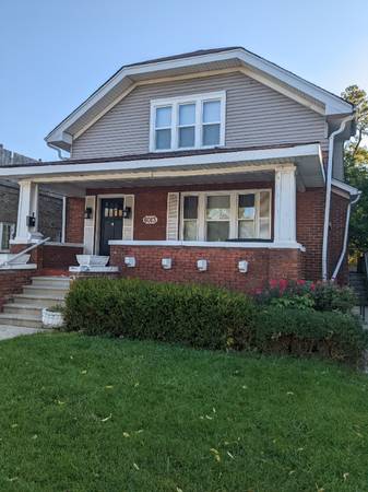 $1700.00 / 3br - 976ft2 - 3 BR 1 bath APARTMENT unit Section 8 considered63774369626881120