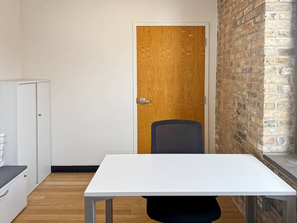 $889 Private Office AVAILABLE at Goose Island- PROMOTIONS available! (Goose Island)64173447971075120