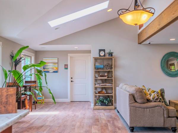 $1,495 / 1br - 1 Dormitorio en Comunidad de Lujo - Excelente Gimnasio, Parques Cercanos, Muchas Mejoras (West Salem)63660428730499121