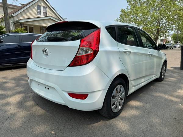 2016 Hyundai Accent SE 5-Door 6A - $3,998 (Detroit, MI)63622128547843122