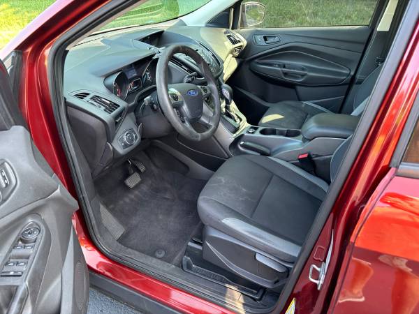 2015 FORD ESCAPE S - $5,400 (West Knoxville)63625082962945122