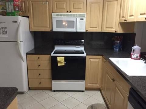 $1,695 / 1br - 1 bed 943 soft Stirling rd/56th ave (Emerald hills area of hollywood)64002013709697122