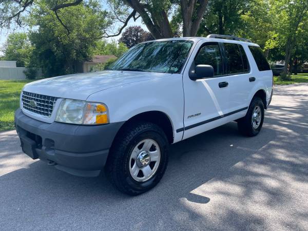 2002 Ford Explorer  (1 Owner/EX Cond/Garage Kept/97,000 miles) - $4,950 (WI/IL Border)63625030464387123