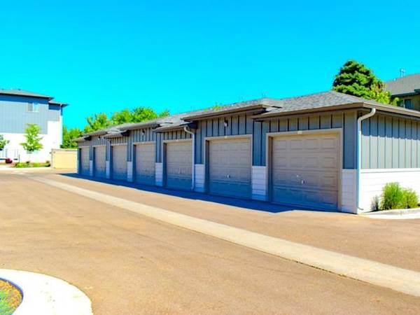 $1,895 / 3br - 1222ft2 - Easy Freeway and Mall Access, Central Heating and Air, Oven W/ Range (Boise)63794970313729121