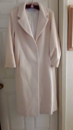 Winter white 100% wool ladies coat 1