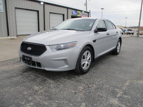 2016 Ford TAURUS SE 1