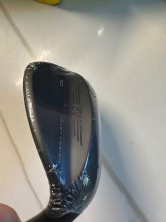 RH Titleist Vokey SM 10 60 degree wedge. 1