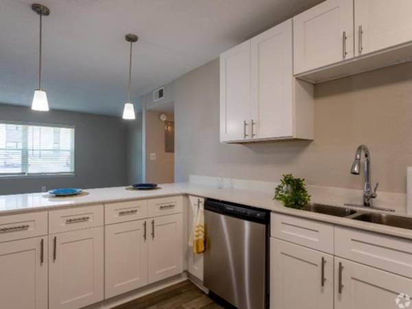 $1,200 / 1br - 630ft2 - Professional Landscaping, Friendly & Responsive On-Site Staff63925205418626120