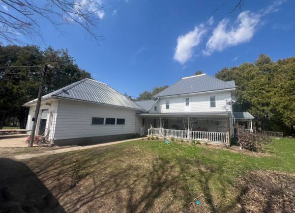$1,600 / 5br - 5 Bedroom, 1.5 Bathroom Farmhouse! 15502 County Rd St. Olaf, IA 52072 (St. Olaf)63800864085761120