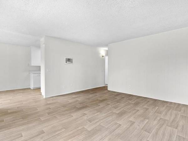 $2,846 / 2br - 1150ft2 - Refrigerator, On-Site Personal, Oversized Walk-In Closets, TV Lounge (Escondido)63657226432769123