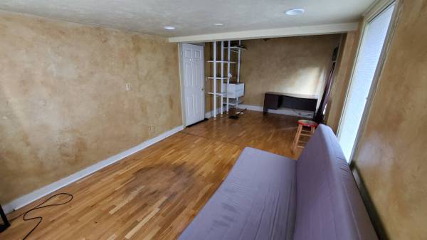 $650 / 5br - 220ft2 - Large 220 Sq. Ft Room in Beautiful Historic 1901 Craftsman Style Home (E. Olympia (walking distance to Ralph's and DT Oly)63688567151617120