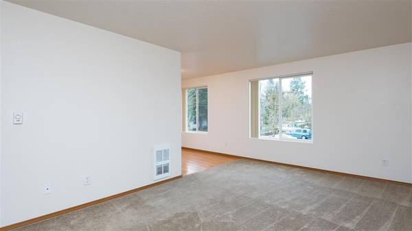 $1,625 / 2br - 750ft2 - Wow! You'll love this amazing 2 bed 1 bath home in Cornelius (Cornelius - Near Jackson Bottom Wetlands Preserve)63841708068737122