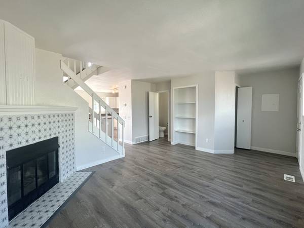 $2095.00 / 4br - 1840ft2 - Amplio adosado de 4 habitaciones en Briargate - $2,095/mes63658230302337122