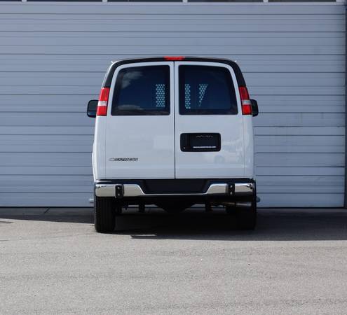 22 Chevrolet Chevy Express GMC Savana/warranty/CARGO VAN 6.6 liter V8! - $31,500 (RAINIERTRUCK.COM)63477282828161124