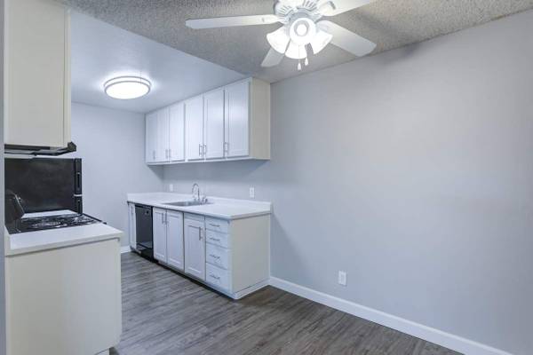 $1,694 / 2br - 850ft2 - Online Payments Available, Located in Sacramento, 2 bedroom (2825 Tiber Dr, Sacramento, CA)63900568181890121