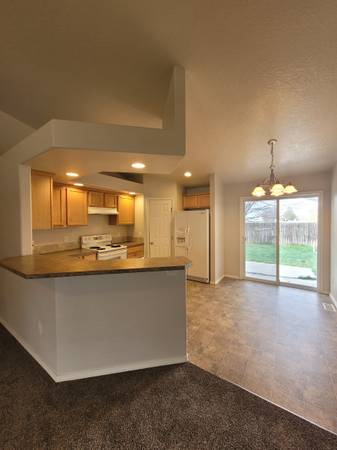 $1,895 / 3br - 1340ft2 - A Perfect Place to Call Home! 165/E (Middleton)63981527111043123