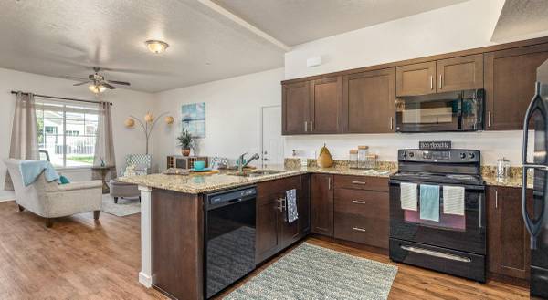 $1,725 / 2br - 1045ft2 - Wanting a spacious home? Come check out our floorplans today! (Meridian)63794945688707121