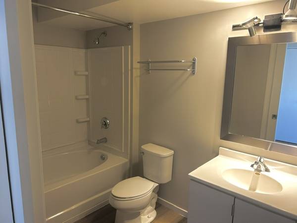 $1,100 / 480ft2 - APARTMENTS NOW AVAILABLE AT 800 TOWER!! (Louisville)64008828140801124