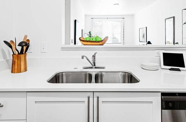 $1,649 / 2br - 962ft2 - Velo Apartments: Where Every Day Feels Like a Vacation!63977278058115122