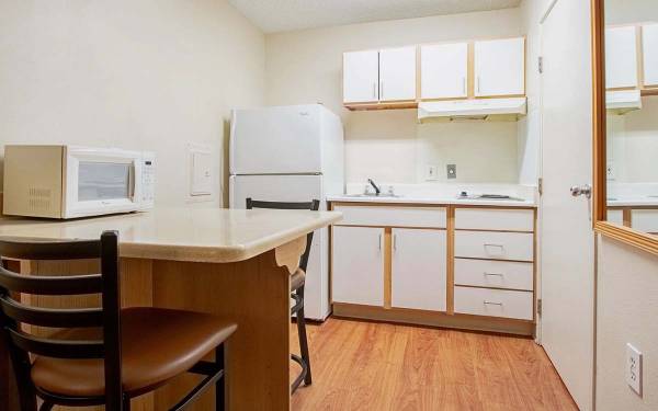 Microwave, Laundry Facility, Close to Schools 1
