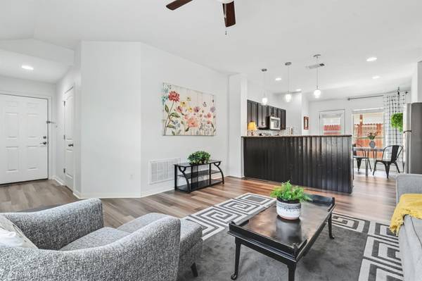 A home with Character - Home in Manor. 3 Beds, 2 Baths 1