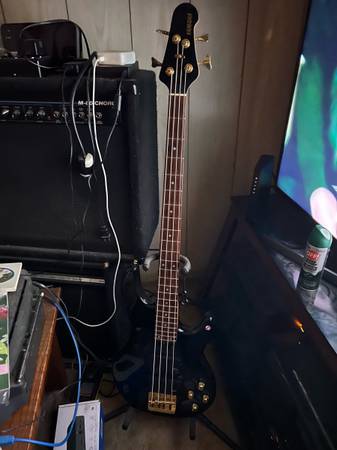 Yamaha BBG4S II 4-String Active Electric Bass Guitar 1