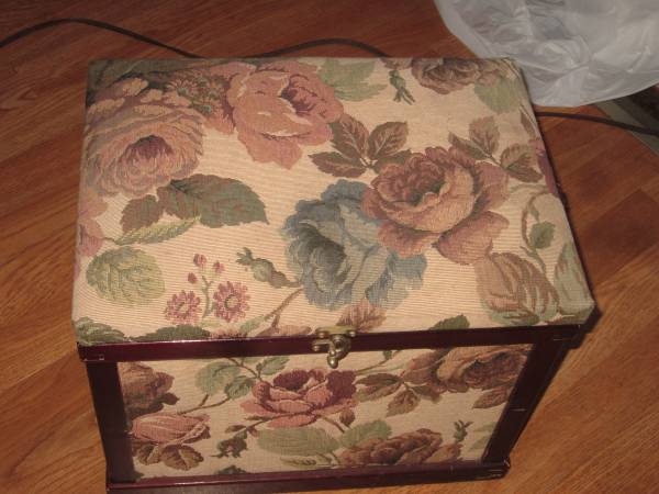 VINTAGE SEWING BOX 1