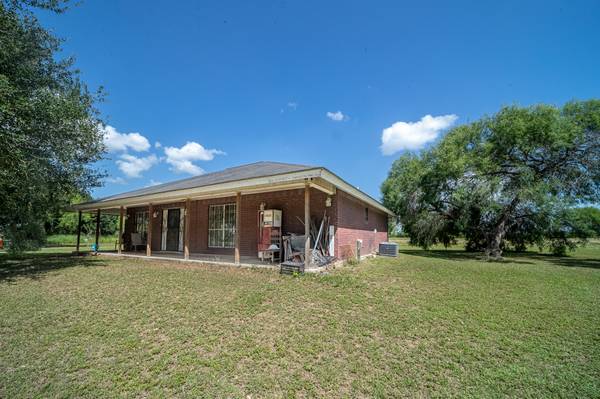 $690,000 / 3br - 457379ft2 - Home with 10 acres for sale Edinburg (Edinburg)64198886780803123