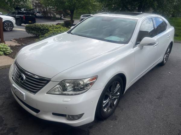 LEXUS LS460 2011. 202K MILLAS EN CARRETERA. EN EXCELENTE ESTADO - $6,990 (Yonkers)63614719427971122
