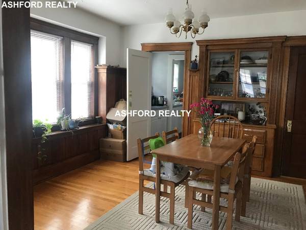 $2,700 / 2br - CHARMING 2 BDRM RENT INCLUDES HEAT & H20 AV 10/1  NO  fee (WATERTOWN)63828406898049124