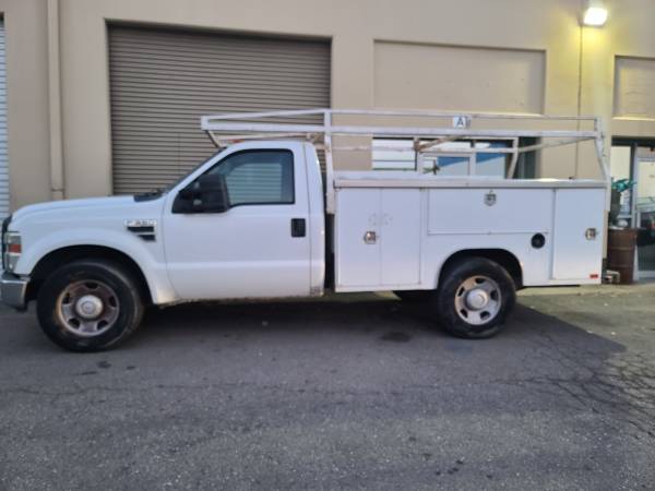 Camioneta de servicio Ford F-350 utilitaria 2008, funciona con gasolina, limpia - $6,500 (hayward / castro valley)63471117177987121