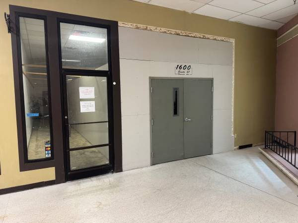 $2,485 / 4150ft2 - COMERCIAL, OFICINA, COMERCIO, SUITE DE ALMACÉN 27 TARBORO NC (1600 WESTERN BOULEVARD TARBORO NC 27886)63932059848195124