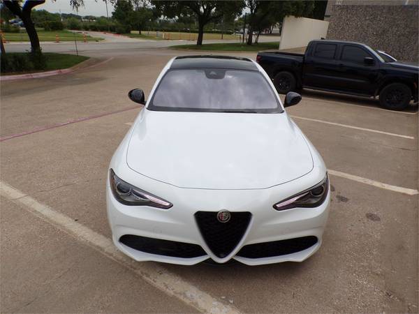2022 ALFA ROMEO GIULIA VELOCE TI TOTALMENTE EQUIPADO Y TOTALMENTE MANTENIDO - $26,500 (Irving, TX)63439013200387122