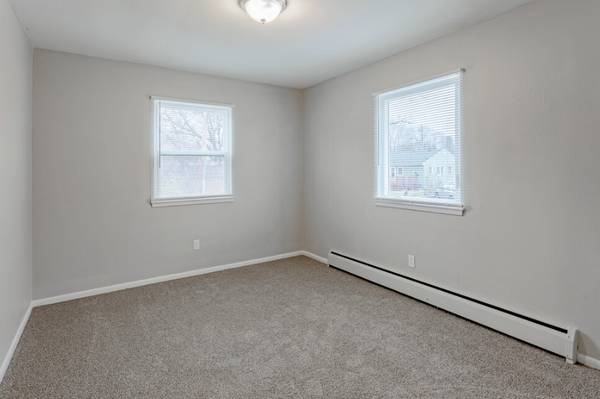 $1,225 / 2hab - 900ft2 - 2 Dormitorios cerca del lago McCarrons! (Roseville)63868698907905123