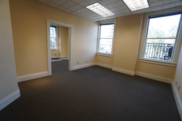 $1,067 / 427ft2 - Rare Office Space in the Historic Heritage Building64218952065923123