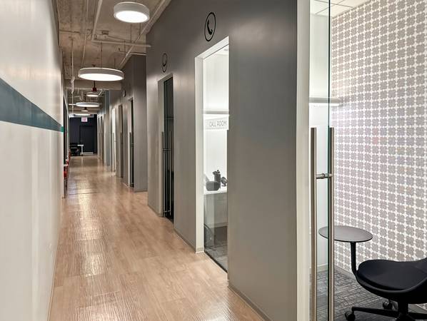 $1,079 2-3 Person Office AVAILABLE in Chicago! Call/Text for more details! (Chicago Loop)63959875976066121