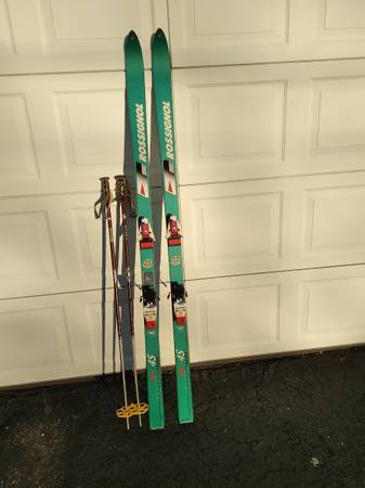 ROSSIGNOL SKIIS & POLES 1