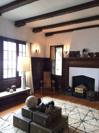 $2,995 / 1br - 1400ft2 - 1920's 1 BD/1BA UPPER PENTHOUSE ENGLISH COTTAGE, SYCAMORE AVE/HANCOCK (Hancock Park/Larchmont Village)63953220473474124