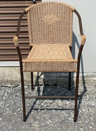 Metal and wicker chair! Very nice condition! 1